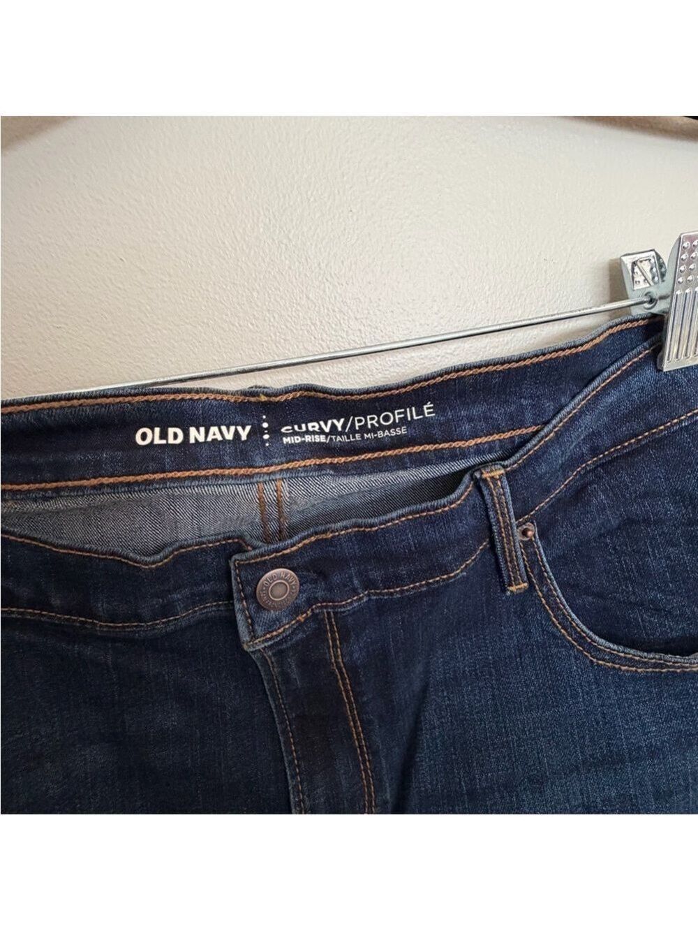 Old Navy Curvy Mid-Rise Straight Leg Jean - Picture 3 of 7